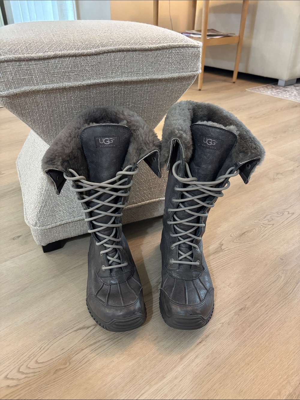 🎁 UGG Adirondack Tall III Women's Snow Boot vibram size 8 like new excellent